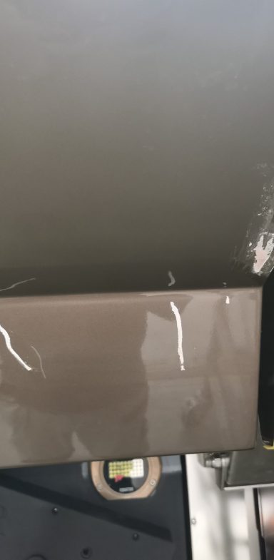 Lakschade aan jacht voor spotrepair